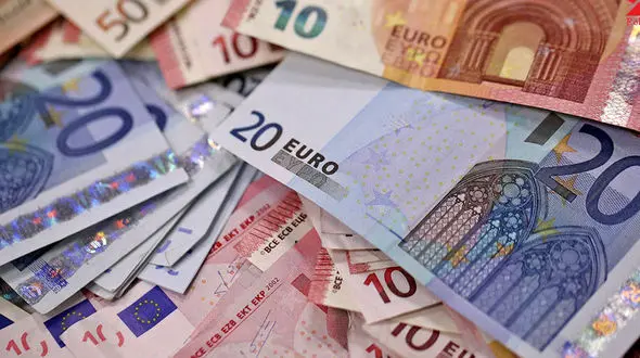 قیمت دلار و قیمت یورو امروز جمعه 22 اسفند + جدول