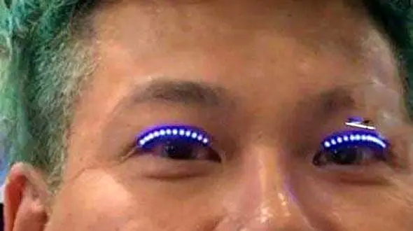 عجیب ترین آرایشی چشم یک مرد / وقتی بی حیایی مد شد! +عکس