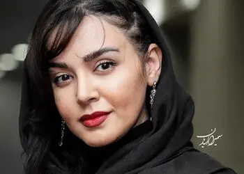عکس ها/ نگاهی به دکوراسیون منزل ندا قاسمی شیرین سریال نون خ /ترکیب مبلمان چستر با جزئیات کلاسیک