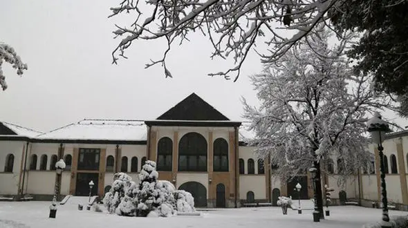 سفری سفید به قلب تاریخ / کاخ نیاوران در برف + فیلم