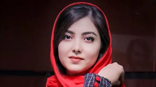 وقتی زیبا کرمعلی جهت خاص بازی رو مانتوش سنجاب بیچاره رو دوخت!