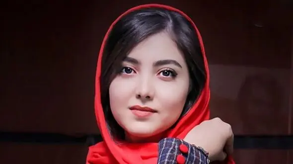 وقتی زیبا کرمعلی جهت خاص بازی رو مانتوش سنجاب بیچاره رو دوخت!
