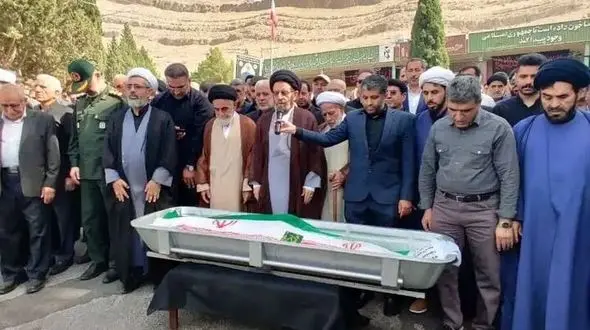 پیکر خبرنگار جانباز لرستانی در خاک آرام گرفت