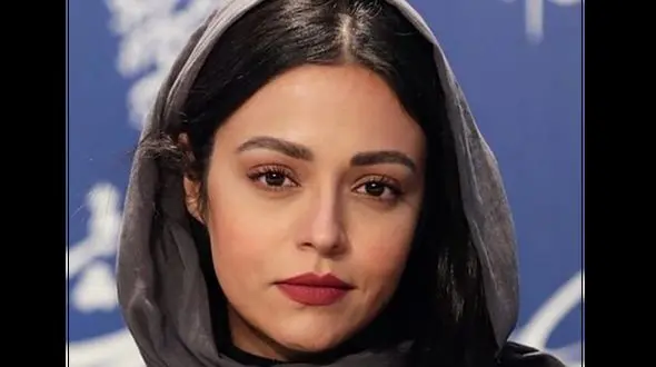 عکس لو رفته از خلوت و سیگار کشیدن سوگل خلیق در کنار دوستش