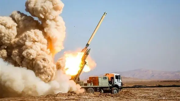 فیلم لحظه حمله موشکی و توپخانه ای سپاه به مقر تروریست‌ها در شمال عراق