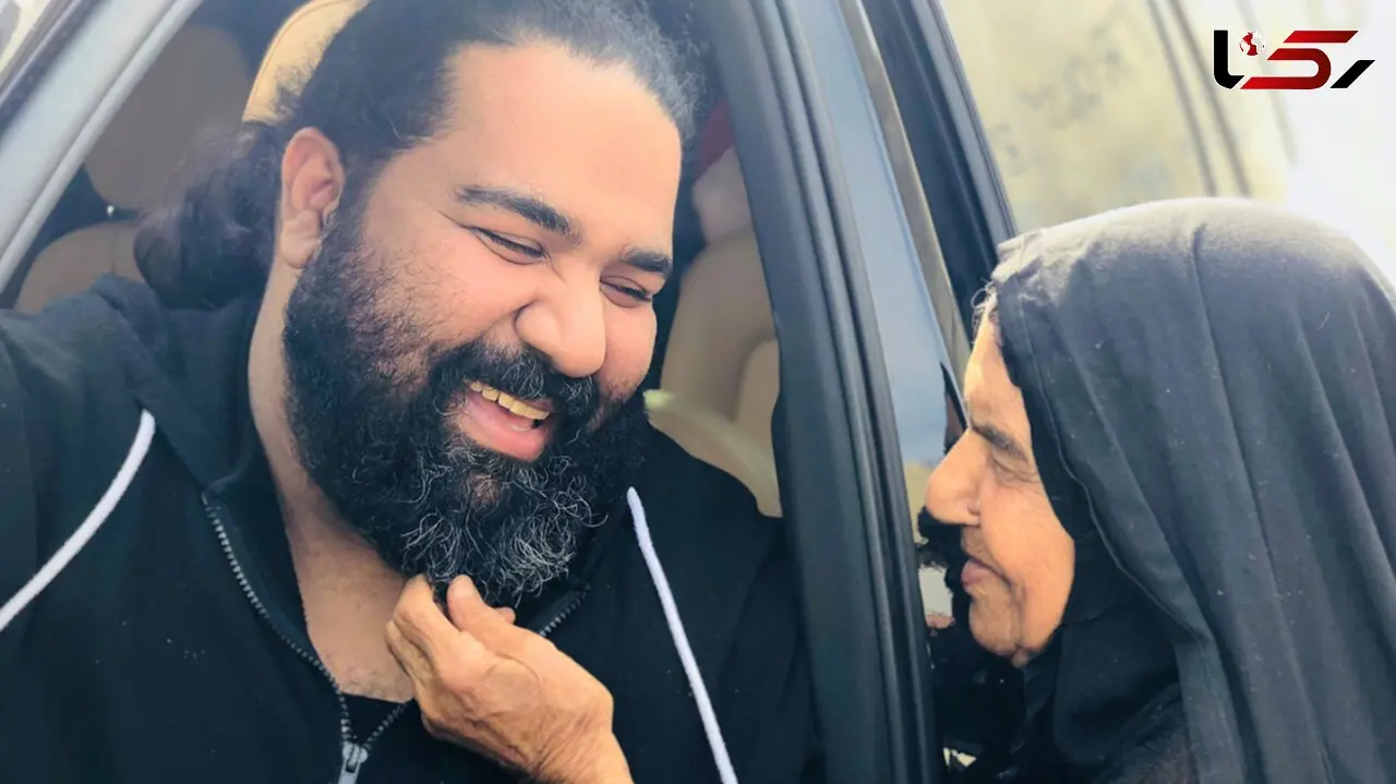 ویدیویی که رضا صادقی با انتشار آن خبر از فوت مادربزرگش داد+ویدئو/ آخ که چقد حیاط خونه‌شون ساده و دوست داشتنیه