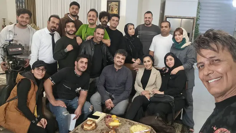 عوامل و بازیگران فیلم سینمایی برای انسانیت
