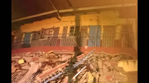 فروریختن ساختمان 7 طبقه / 15 نفر زنده به گور شدند+ عکس