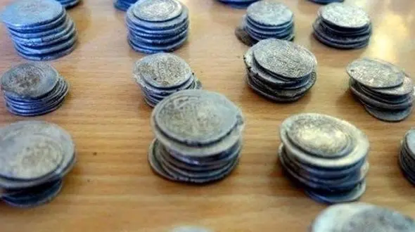  سکه های تاریخی و عتیقه در استان ایلام کشف شد