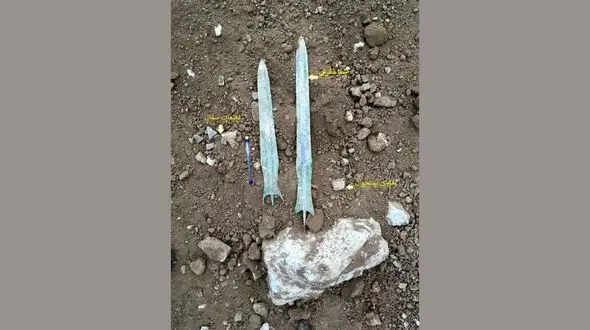 کشف یک گور باستانی در املش  