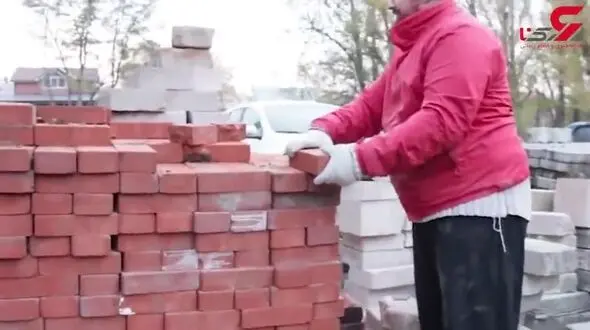 نصف کردن آجر با یک دست + فیلم