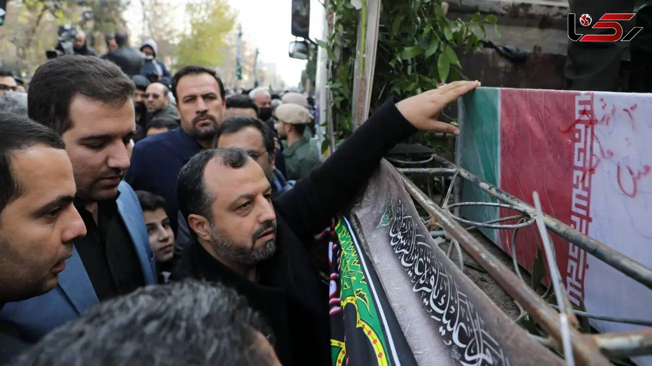 حضور وزیر اقتصاد در مراسم تشییع پیکر مطهر شهدای گمنام