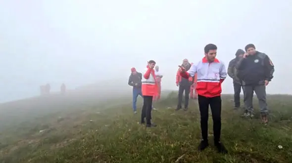  استقرار کمپ شبانه در محل احتمالی مفقود شدن هلیکوپتر سقوط کرده رییس جمهور + فیلم