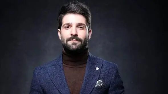 دانلود آهنگ شکوهمند و غمگین حمید هیراد به نام مرا صدا بزن برای بار آخر / مرا صدا بزن که جان نفس بگیرد…