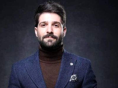 دانلود آهنگ شکوهمند و غمگین حمید هیراد به نام مرا صدا بزن برای بار آخر / مرا صدا بزن که جان نفس بگیرد…