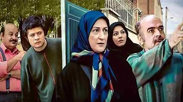 این سکانس از خانه به دوش غش آوره/حرف های علی صادقی وقتی که قراره آقاماشالله بره خارج کار کنه و پول دربیاره