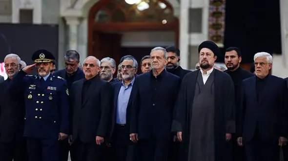 مردم در آقای پزشکیان سرمایه صداقت دیدند / عقل و تخصص کلید پیشرفت انقلاب اسلامی