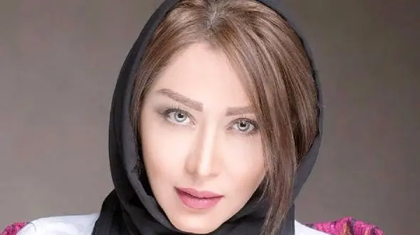 بازگشت سارا منجزی پور با ماشین لوکس حسرت برانگیزش ! + عکس