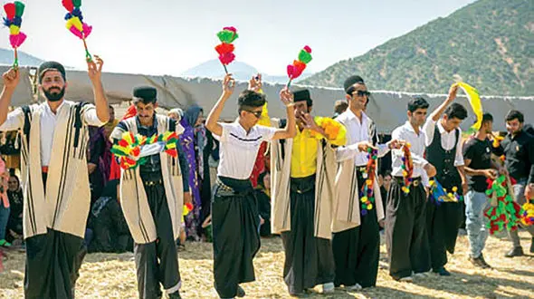 اصالت‌ و‌ زیبایی در پوشش اقوام ایرانی + عکس های زیبا 