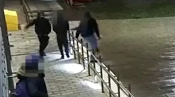 حمله به بیمارستان با سلاح سرد در انگلیس +عکس
