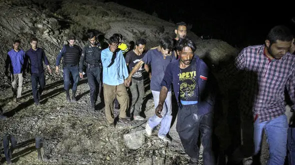 پاتک شبانه پلیس به مخفیگاه معتادان و خرده فروشان پایتخت  +عکس