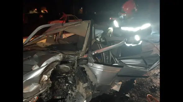 عکس تصادف مرگبار پژو با جدول نیوجرسی بزرگراه خلیج فارس 