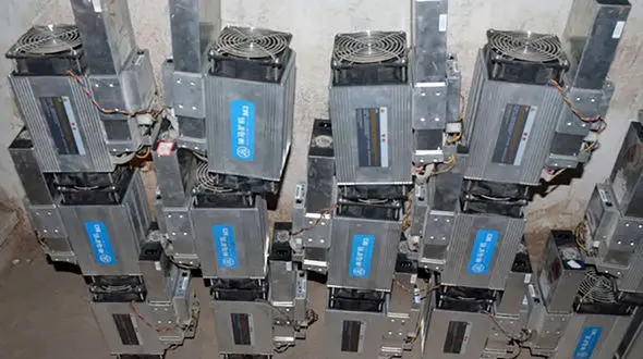 کشف 26 دستگاه ماینر قاچاق درسمیرم