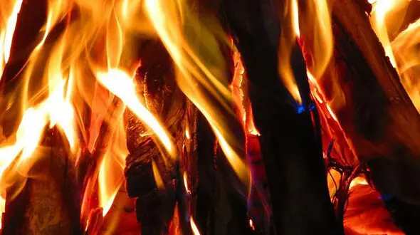 آتش سوزی در یک کارخانه تولیدی در سلماس