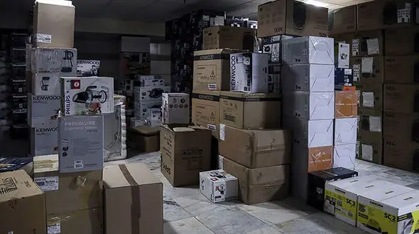 کشف بارهای بزرگ قاچاق در اصفهان/ از باتری خودرو تا گل بامبو!