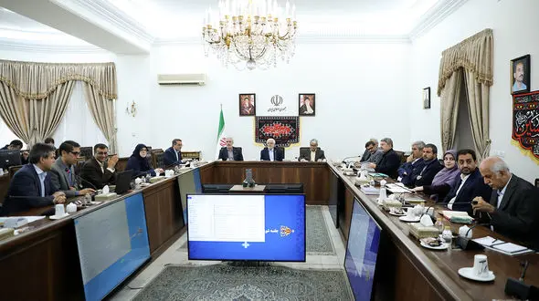 تاکید عارف بر ارائه پیوست معیشتی در هر برنامه اقتصادی و سیاست‌های پولی و مالی دولت