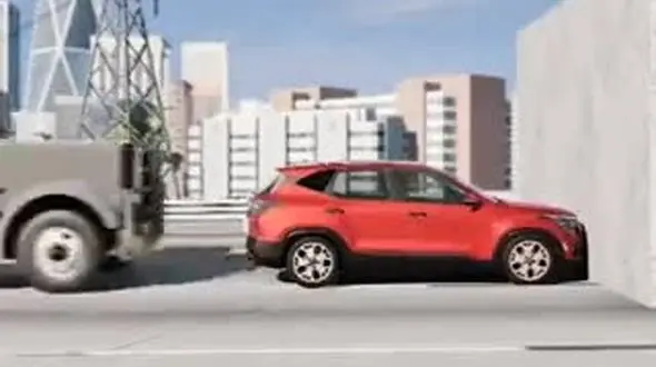 فیلم تست مقاومت خودروی وُلوو / بین تریلی و دیوار چه کرد؟