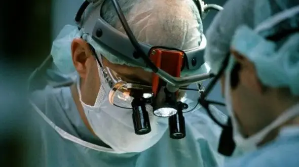 موفقیت در جراحی تومور قاعده جمجمه بدون شکاف سر