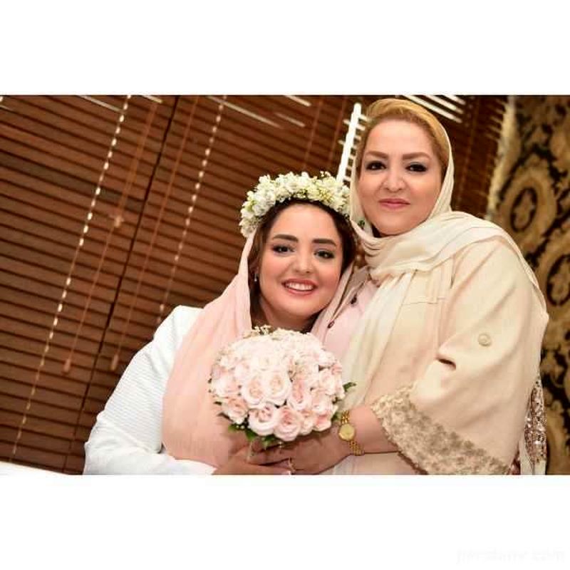 عکس نرگس محمدی و مادرش