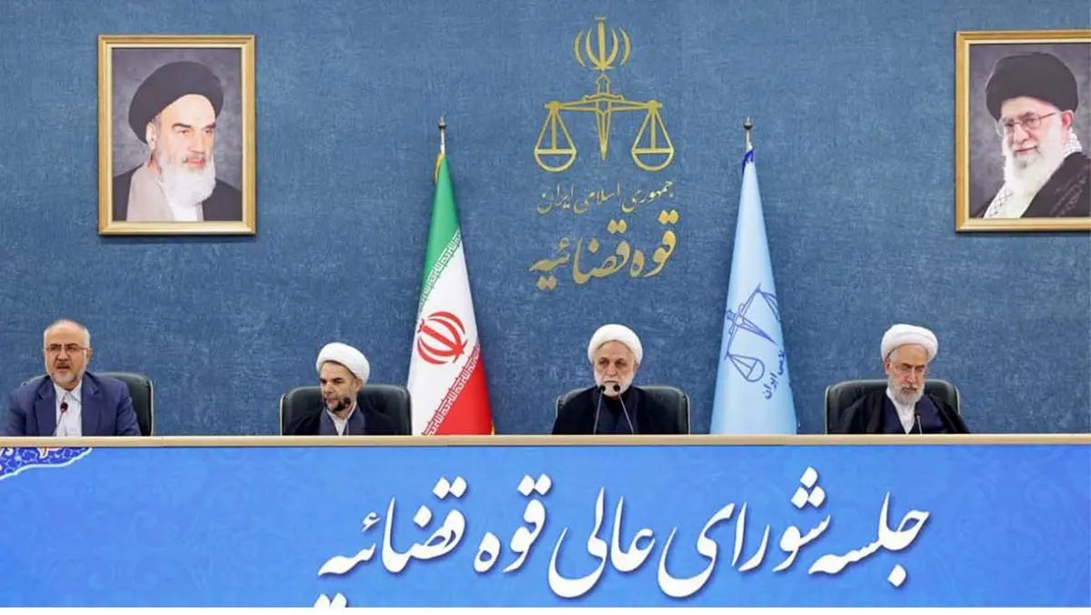 عده‌ای همصدا با دشمن مشغول ناامیدی در میان جوانان هستند/ اگر کسی دنبال به هم زدن امنیت کشور است جلویش را بگیرید