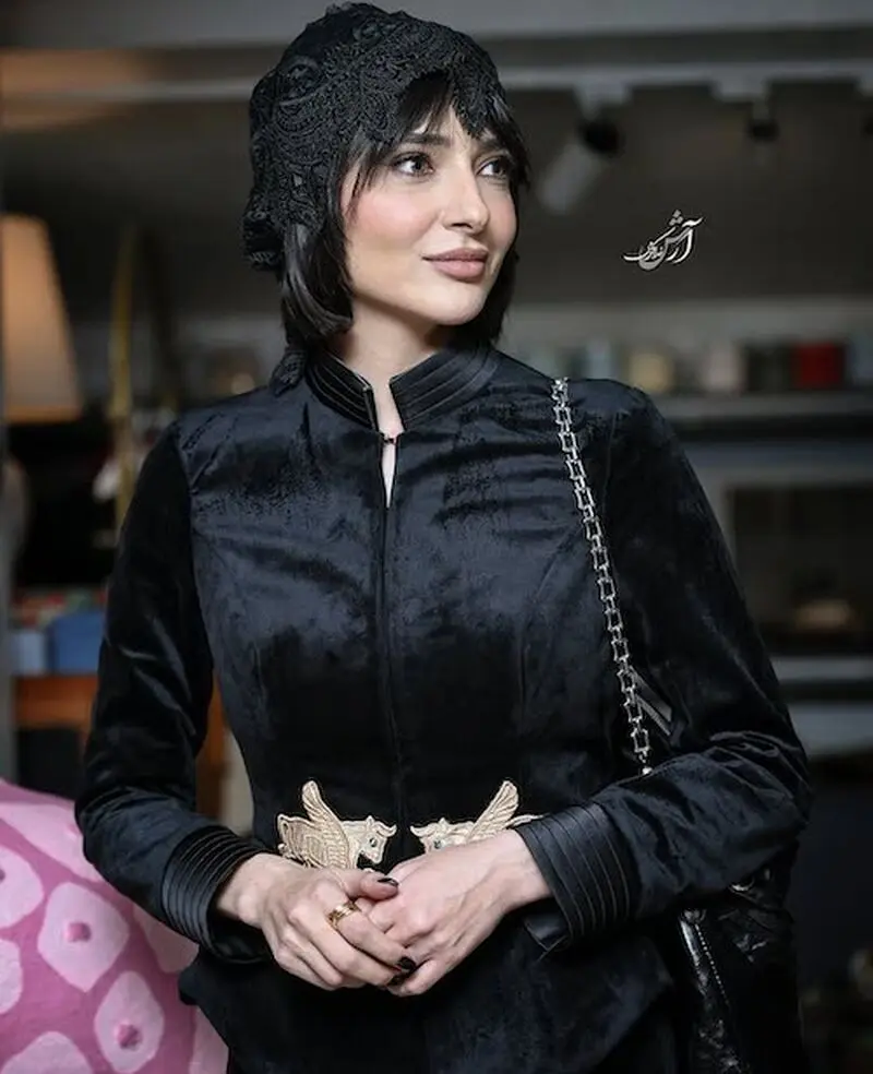 کت مخمل نورا محقق