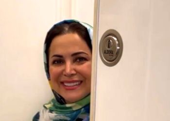 نگاهی به چیدمان منزل شاهانه و مجلل کمند امیر سلیمانی، بازیگر سریال «ناریا» / از مبلمان مدرن و فرش وینتج تا تابلوهای هنری و پرده‌های حریر
