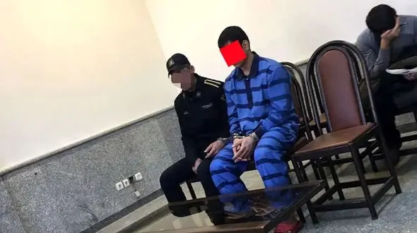 قصاص پسر جوان به خاطر پرتاب دوست 120 کیلویی از روی صندوق عقب / دوست دختر مقتول سوار خودروی قاتل شده بود!