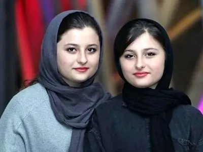 فیلم / سارا و نیکا استاد آموزش بازیگری شدند و کلاس بازیگری راه انداختند .../  غوره نشده مویز شدند ...