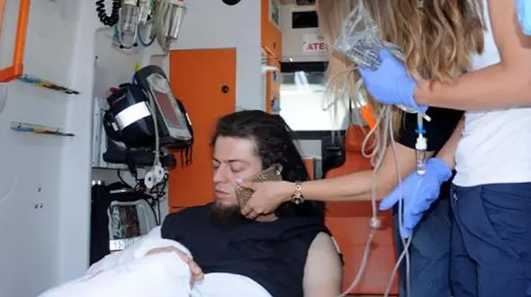 عارف جوان ایرانی بعد از نیش مار به مصر انتقال یافت  +تصاویر