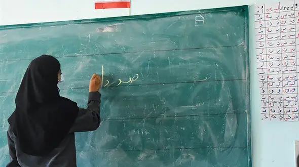 آیا افراد با نمرات پایین تر از حدنصاب در آزمون استخدامی آموزش و پرورش جذب شده‌ اند  ؟