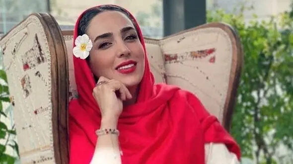 فیلم/ نگاهی به انتخاب های تحسین برانگیز سوگل طهماسبی برای چیدمان منزلش/ از معجزه نور و گلدان در دلپذیر کردن پذیرایی تا دکوری هایی به سبک جنوبی های خونگرم