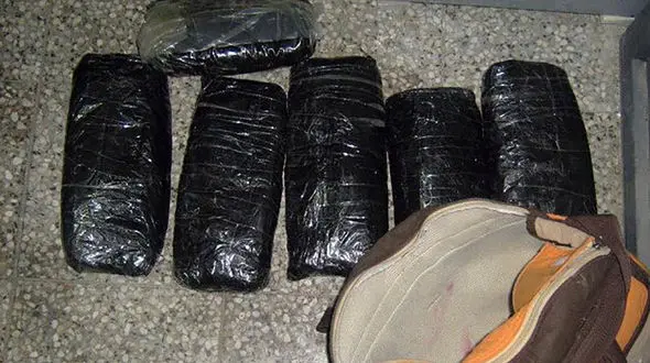 جاسازی ماهرانه تریاک در کامیون و نیسان پر از پرتقال و یونجه