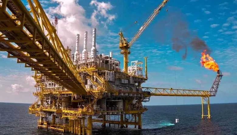 دو مشکل اساسی در فرآیند فروش نفت داریم / پول نفت ممکن است به کشور نرسد!