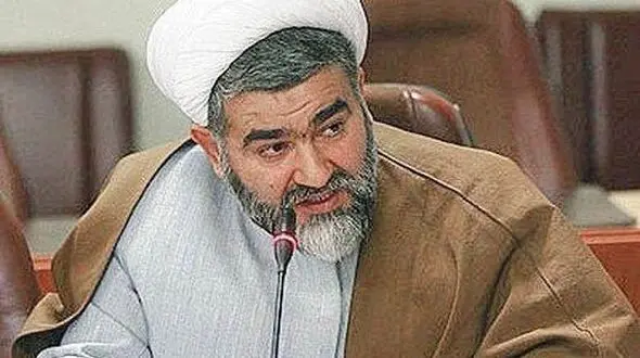 ۳۰۰ مسئول برای آزادی قاچاقچی حرفه‌ای با پلیس تماس گرفتند !