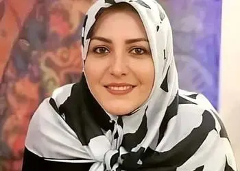 عکس ها / نگاهی به خانه زیبا و اصیل ایرانی المیرا شریفی مقدم/ از مبلمان چوبی ساده تا فرش های تبریزی ، خانم مجری اصالت حفظ کرده  .../ چه سفره یلدایی ...