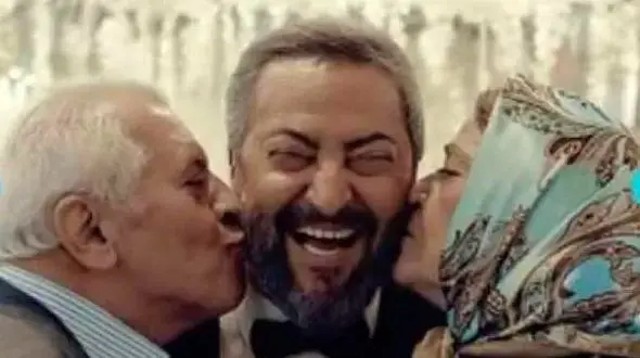 فیلم تلخ از عروسی باشکوه مهرداد میناوند تا  ضجه های عزاداران در مراسم خاکسپاری مهرداد میناوند کنار مزار پرسپولیسی ها