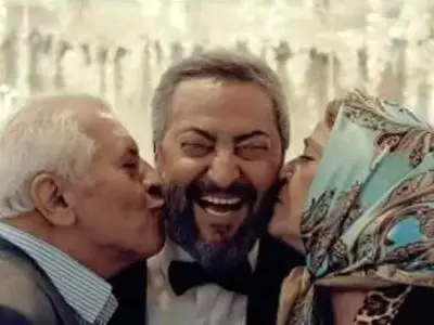 فیلم تلخ از عروسی باشکوه مهرداد میناوند تا  ضجه های عزاداران در مراسم خاکسپاری مهرداد میناوند کنار مزار پرسپولیسی ها