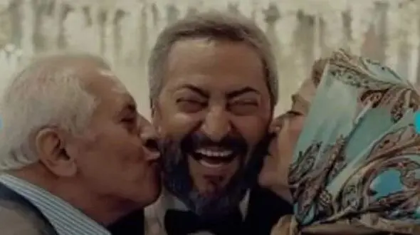 فیلم تلخ از عروسی باشکوه مهرداد میناوند تا  ضجه های عزاداران در مراسم خاکسپاری مهرداد میناوند کنار مزار پرسپولیسی ها