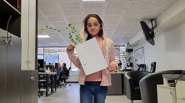 دختر 10 ساله دانش آموز: از متهم می پرسم منفعتت از مسموم کردن بچه های مدرسه چه بود؟