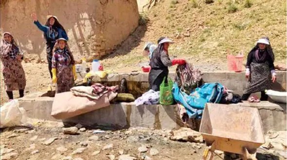 رؤیایی برای زنان چشمه سفید / پسر عشرت خانم از سختی ها گفت